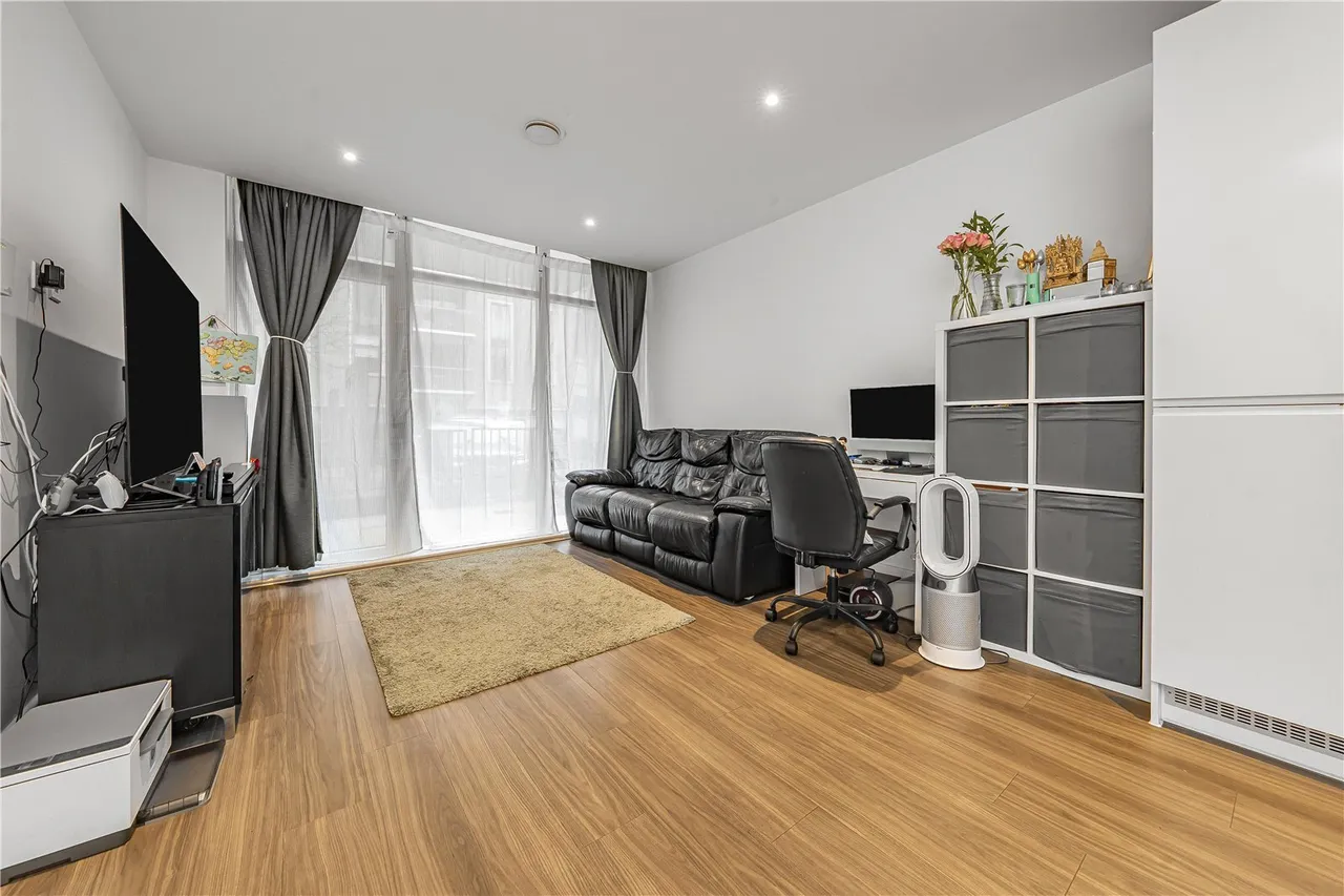Frazer Nash Close, Isleworth, TW7, photo 4