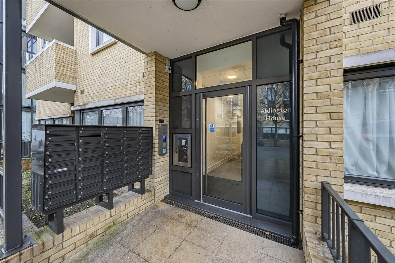 Frazer Nash Close, Isleworth, TW7, photo 9