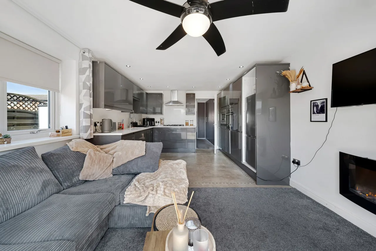 Hampton Drive, Widnes, WA8, photo 25