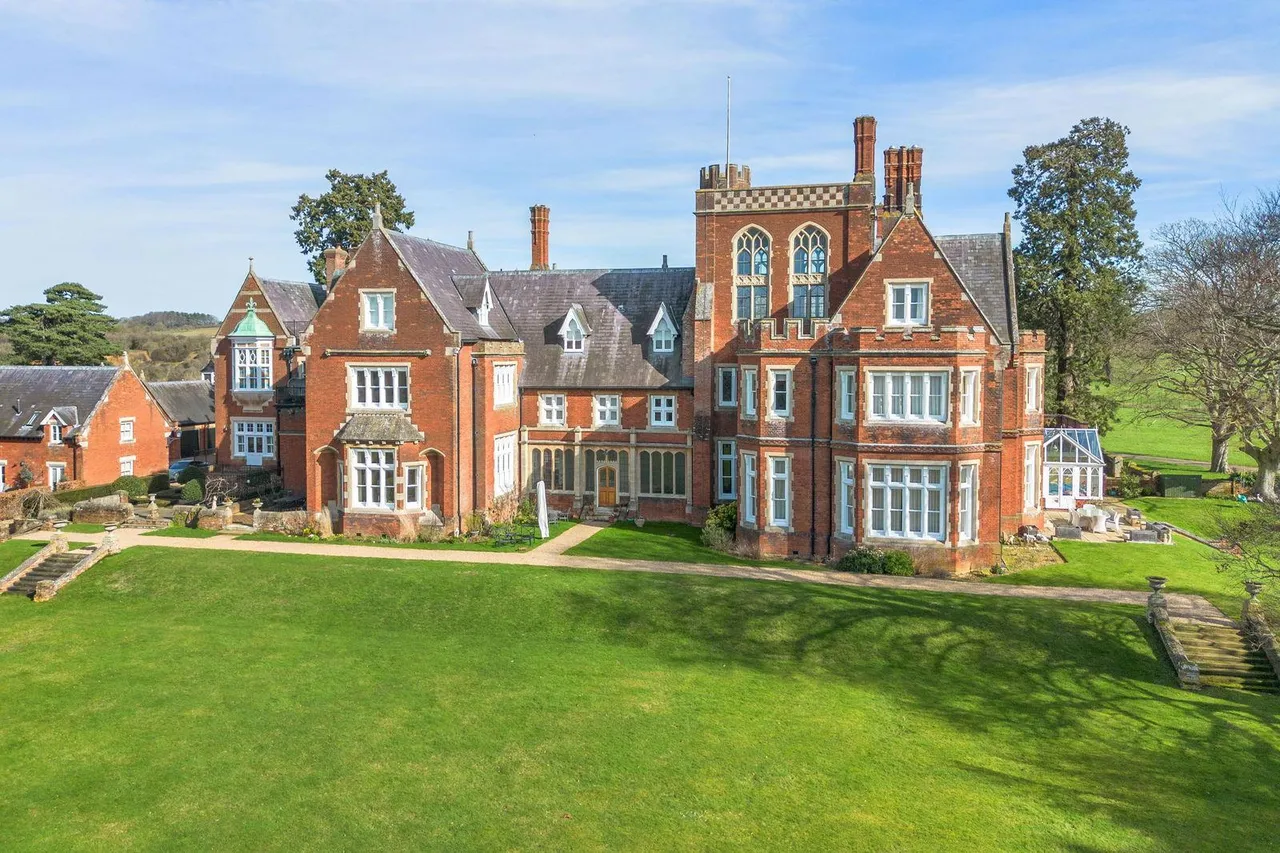 Oakhurst, Frogmore Hall, SG14, photo 49