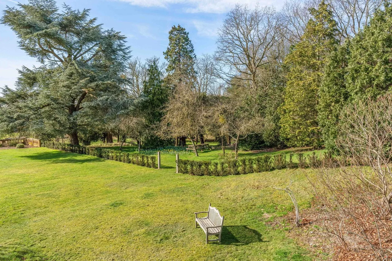 Oakhurst, Frogmore Hall, SG14, photo 41