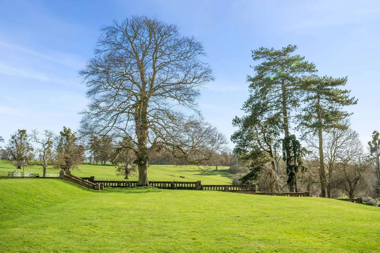 Oakhurst, Frogmore Hall, SG14, photo 42