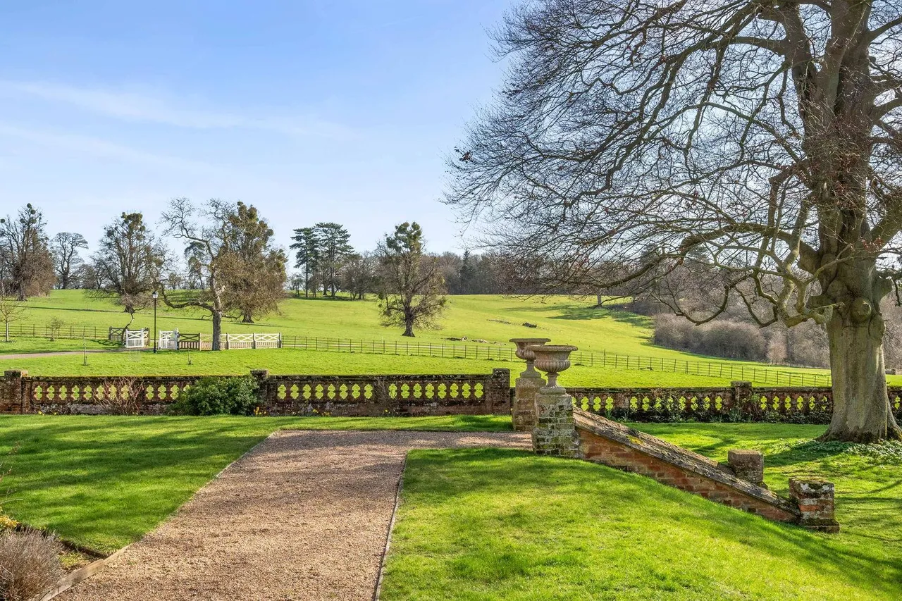 Oakhurst, Frogmore Hall, SG14, photo 44