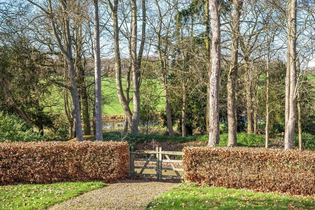 Oakhurst, Frogmore Hall, SG14, photo 45