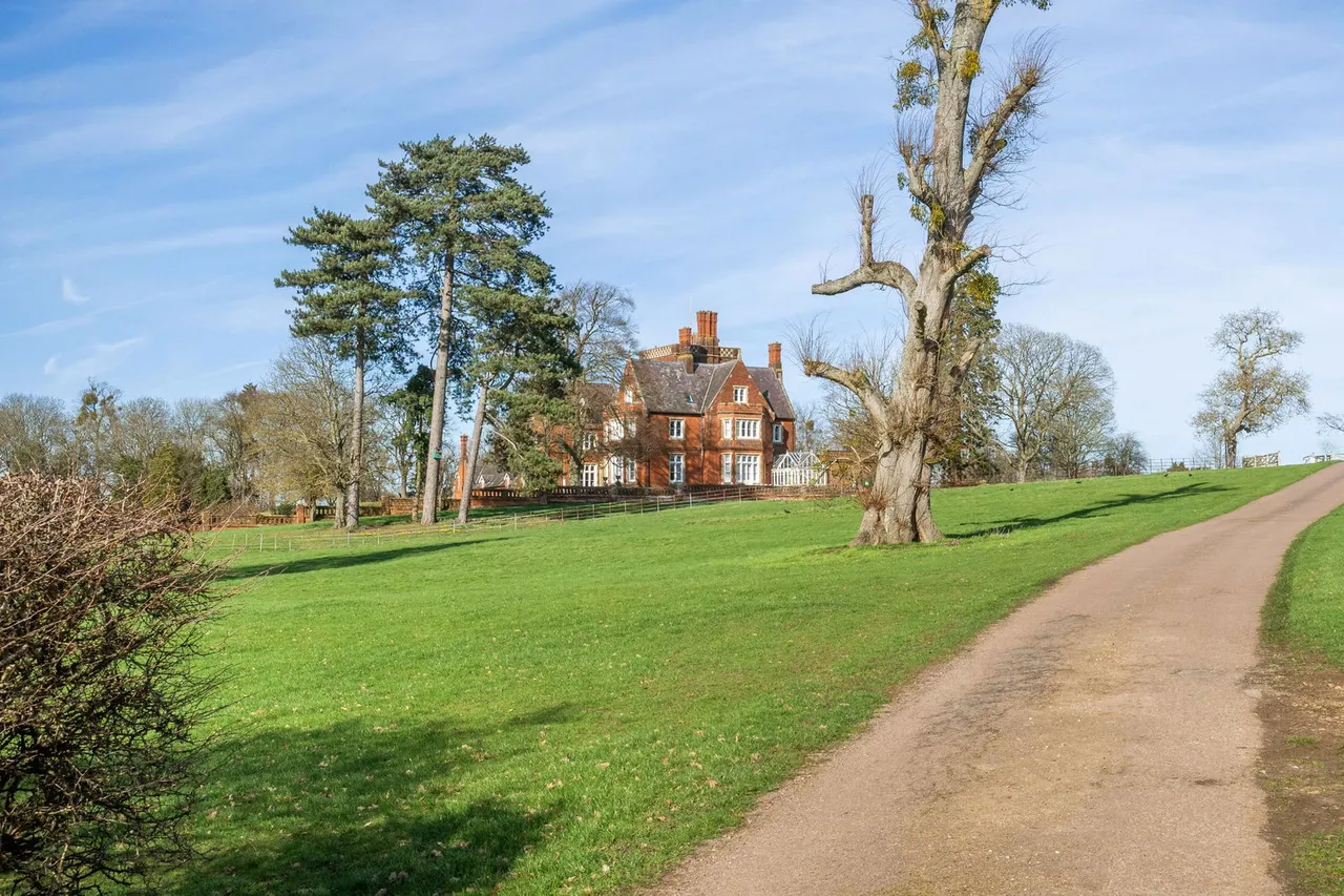 Oakhurst, Frogmore Hall, SG14, photo 4