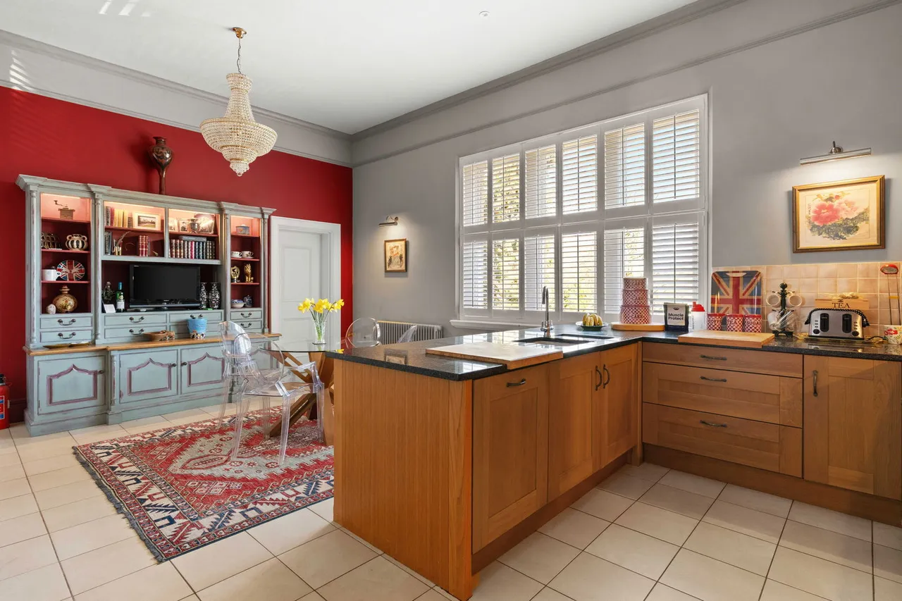 Oakhurst, Frogmore Hall, SG14, photo 8