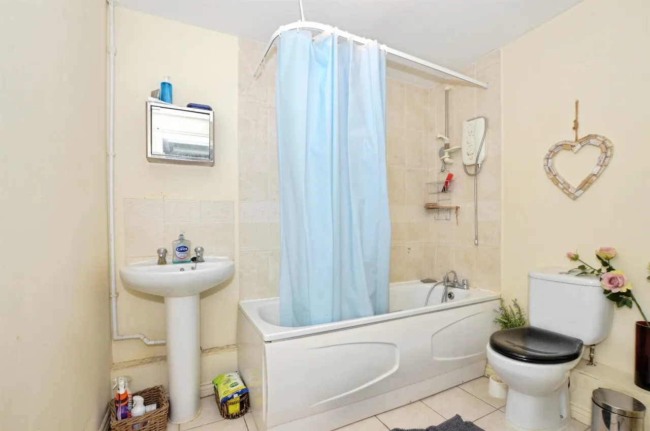 Loweswater Close, Watford, photo 9
