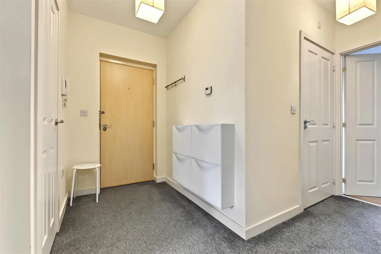 Watermark Close, Nottingham, NG5, photo 10
