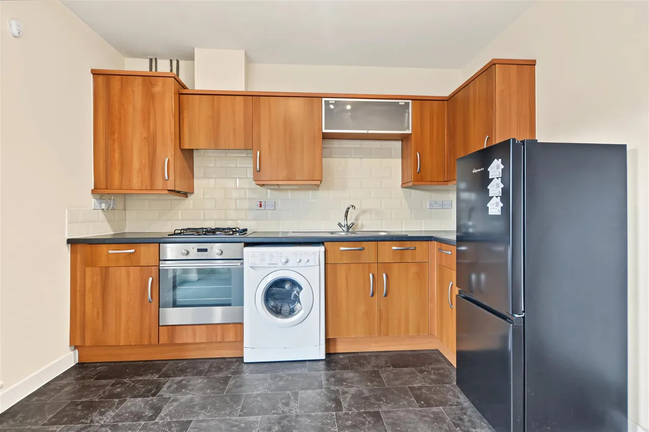 Watermark Close, Nottingham, NG5, photo 2