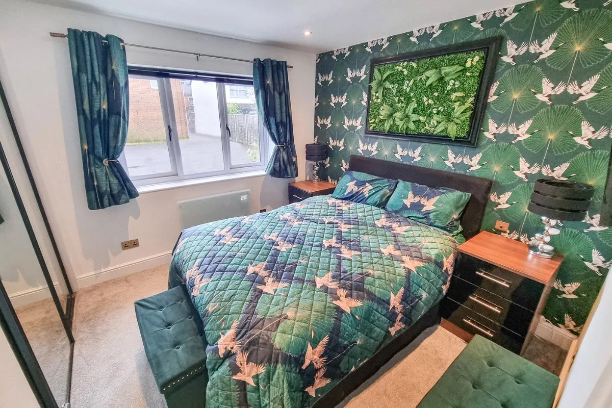 Furze Close, Ash Vale, Guildford, Surrey, GU12 5NA, photo 8