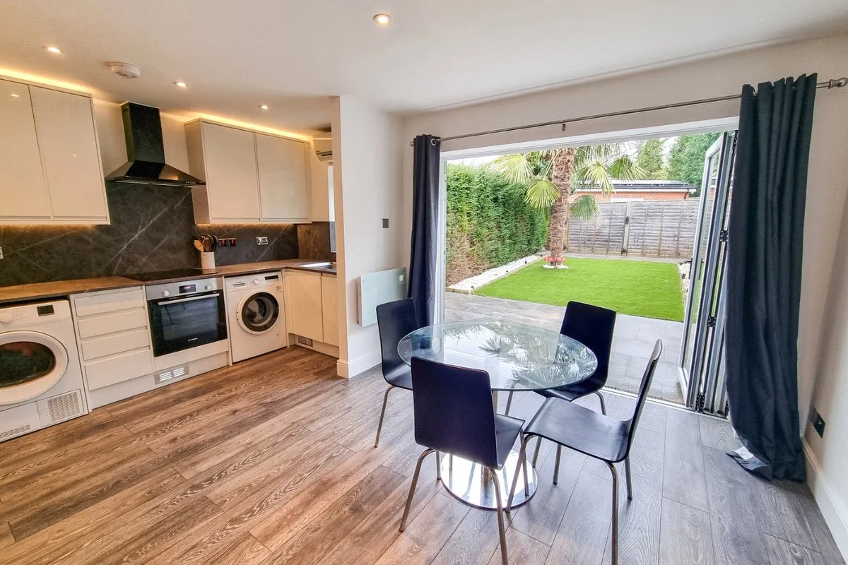 Furze Close, Ash Vale, Guildford, Surrey, GU12 5NA, photo 6