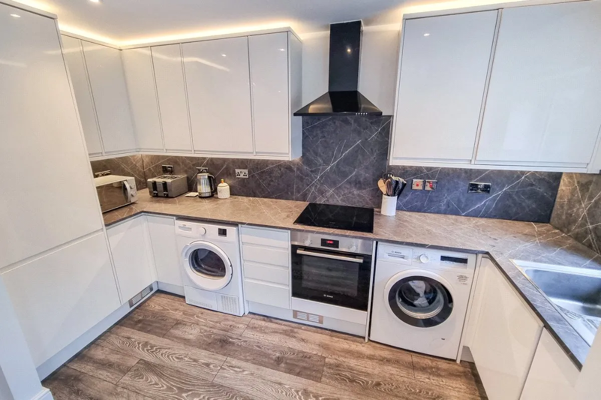 Furze Close, Ash Vale, Guildford, Surrey, GU12 5NA, photo 5
