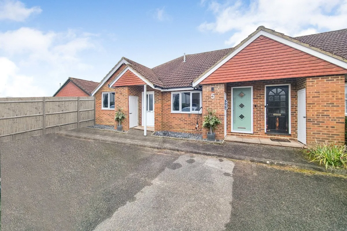 Furze Close, Ash Vale, Guildford, Surrey, GU12 5NA, photo 13