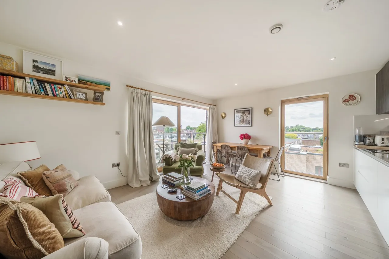 2 bed flat for sale — Vinery Way, Hammersmith, London, W6
