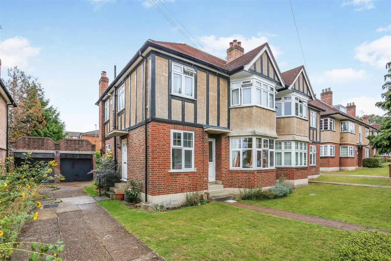 2 bed flat for sale — Grove Avenue, Sutton, SM1 2DA