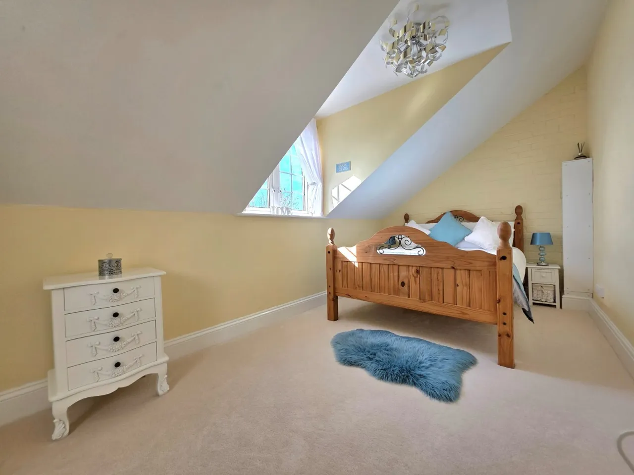 Brent Street, Brent Knoll, TA9, photo 17