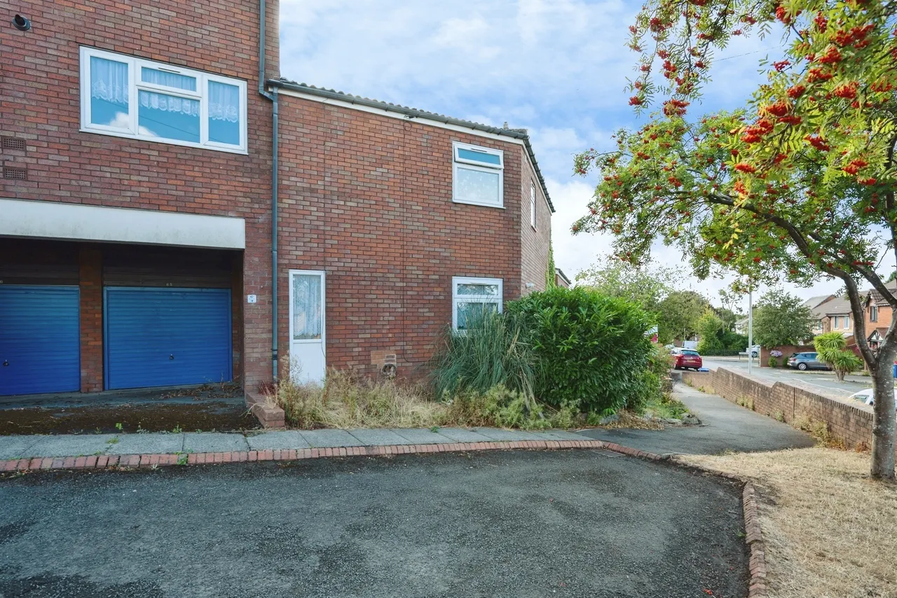 3 bed house for sale — Watsons Close, Dudley