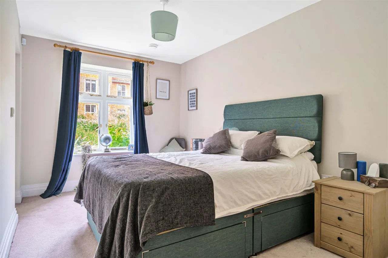Kings Drive, Midhurst, GU29, photo 6