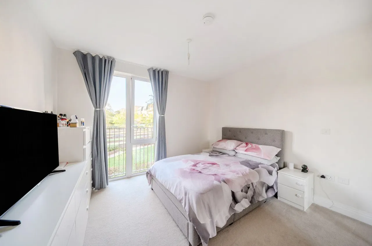 THE CLAVES, MILLBROOK PARK, MILL HILL NW7, photo 8