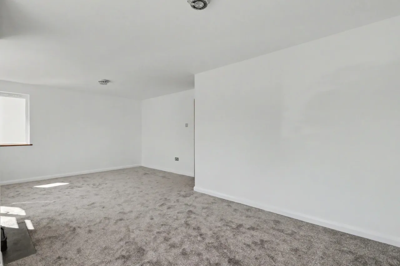 2 bed property for sale, Colville Road, Lowestoft