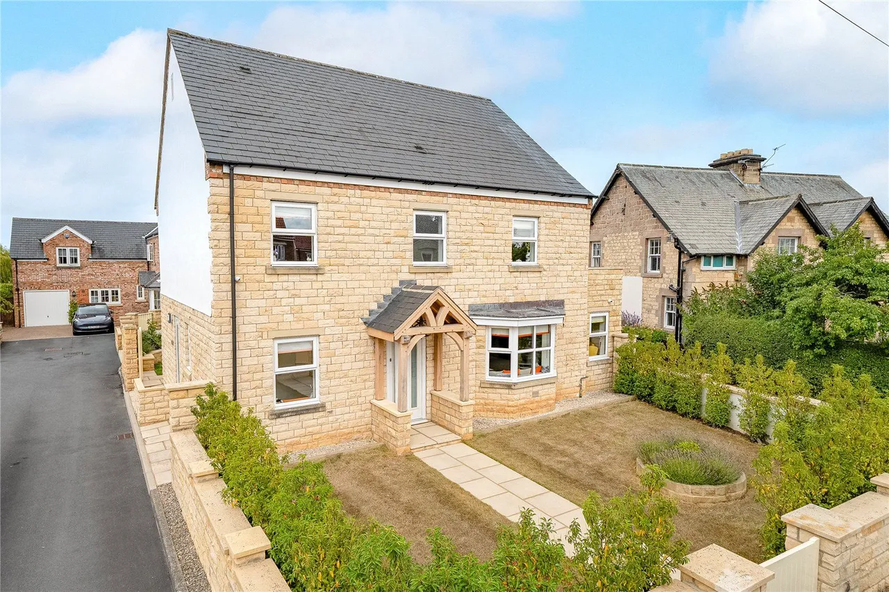 Oxmoor Meadows, Hunsingore, LS22, photo 24