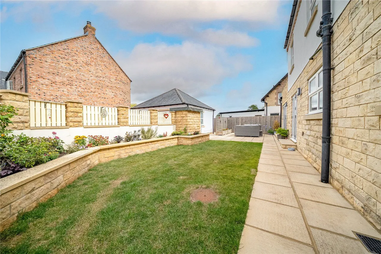 Oxmoor Meadows, Hunsingore, LS22, photo 23