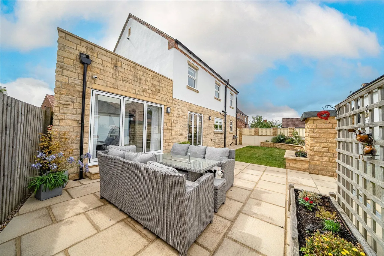 Oxmoor Meadows, Hunsingore, LS22, photo 8