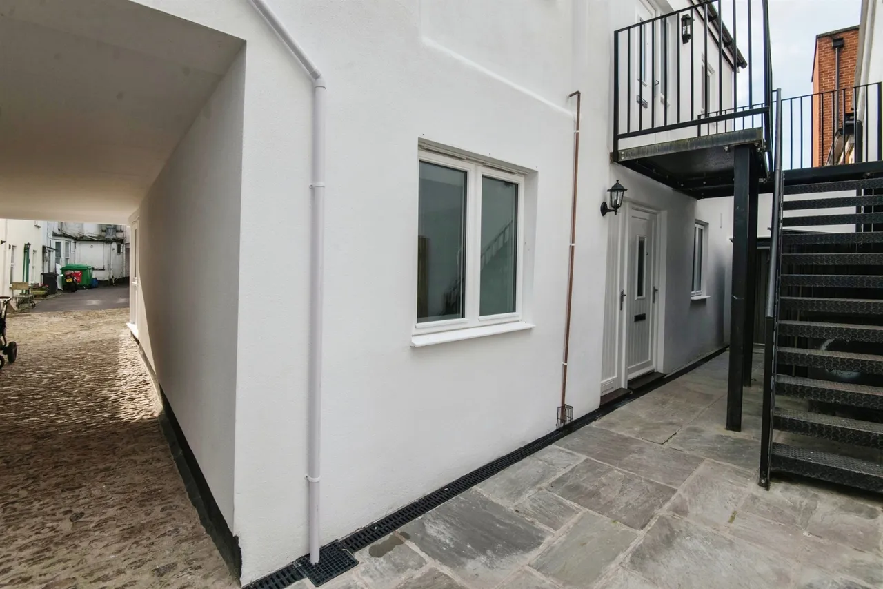 2 bed house for sale, High Street, Honiton, EX14