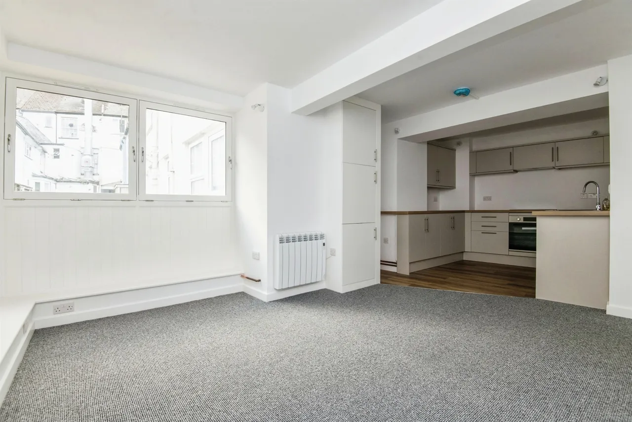 High Street, Honiton, EX14, photo 5