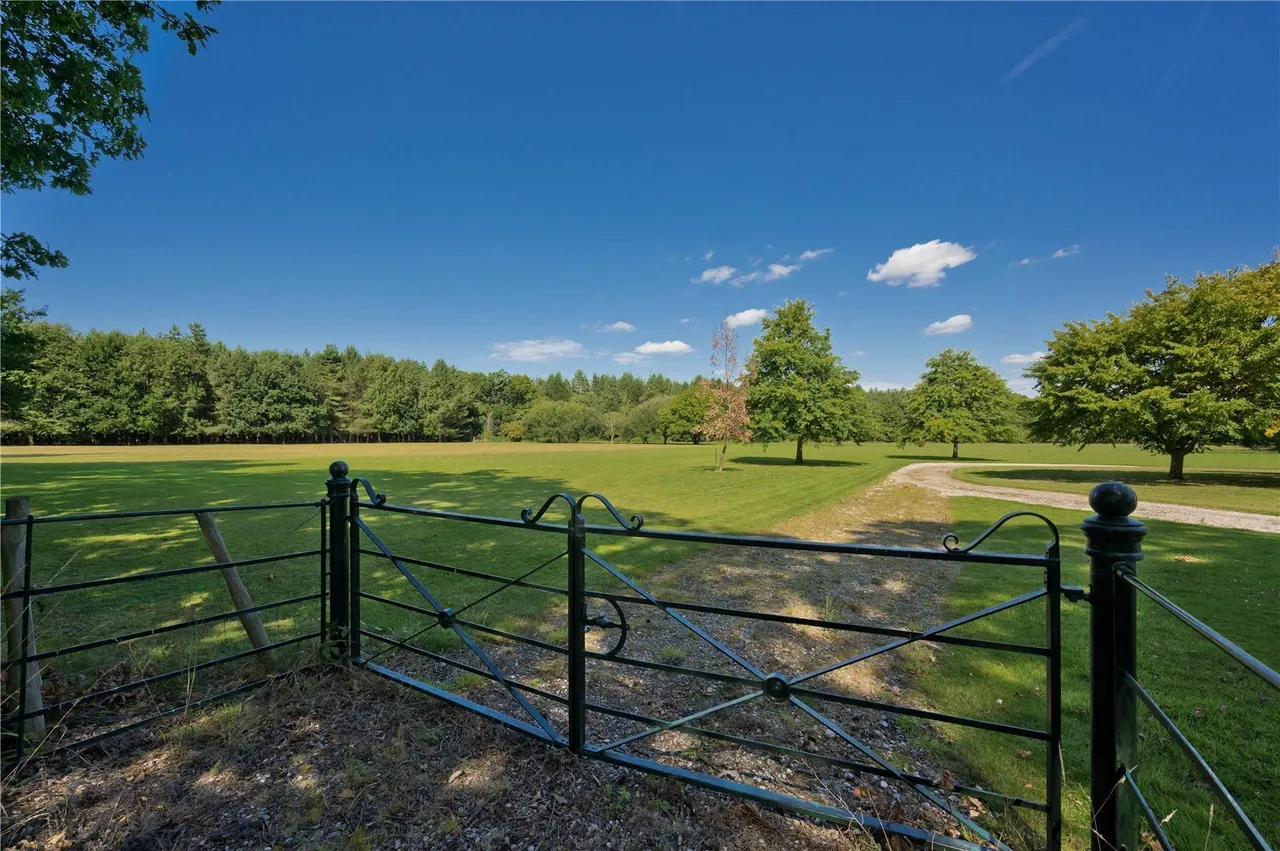 Sutton Park, Sutton Green, GU4, photo 23