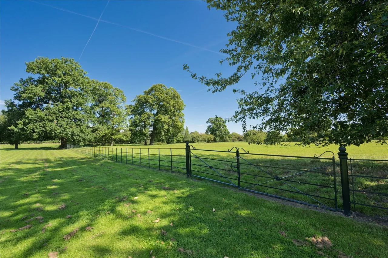 Sutton Park, Sutton Green, GU4, photo 21