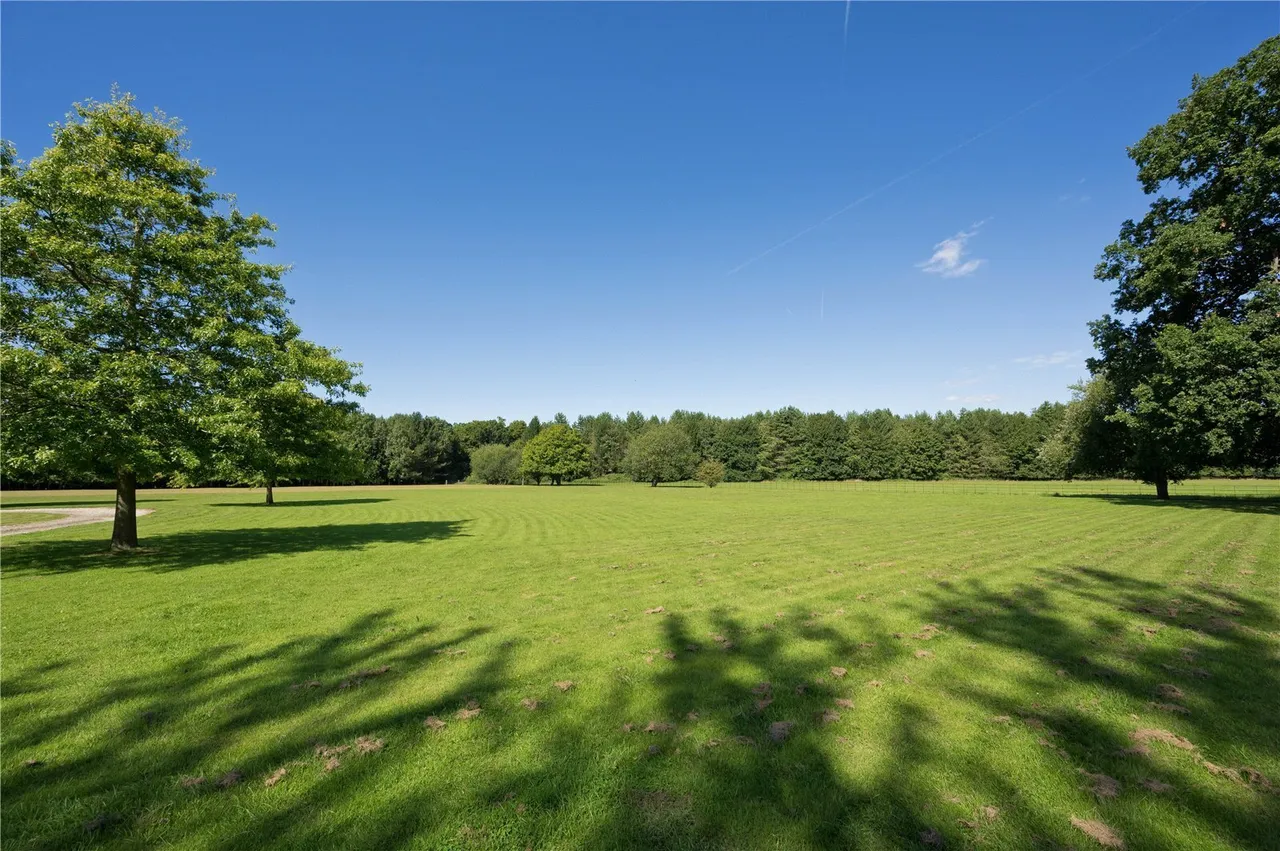 Sutton Park, Sutton Green, GU4, photo 25