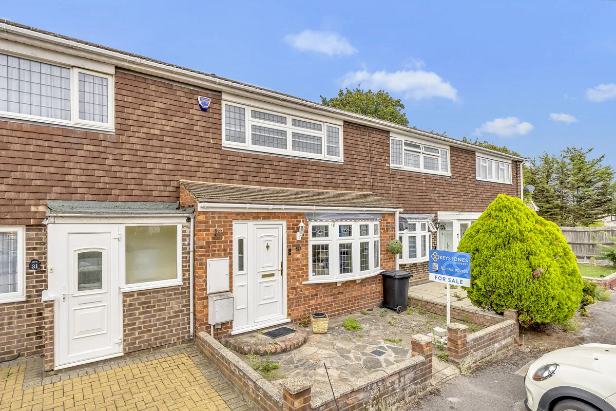 2 bed house for sale, Portnoi Close, Romford, RM1