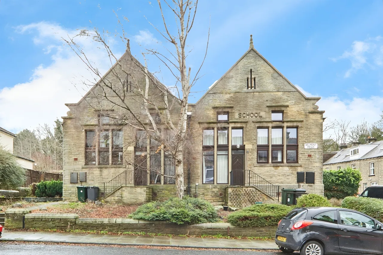 2 bed house for sale — Belgrave Road, Bingley