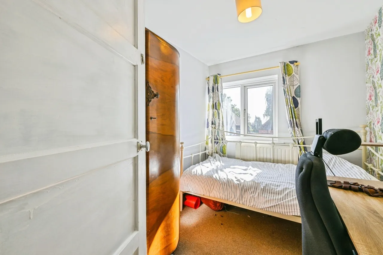 Denewood Crescent, NG8, photo 13