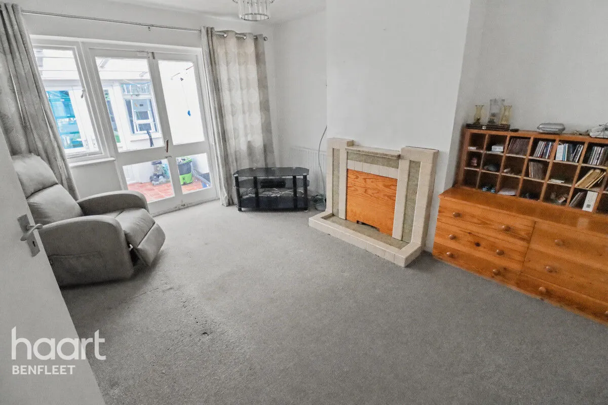 Daws Heath Road, Benfleet, SS7, photo 3