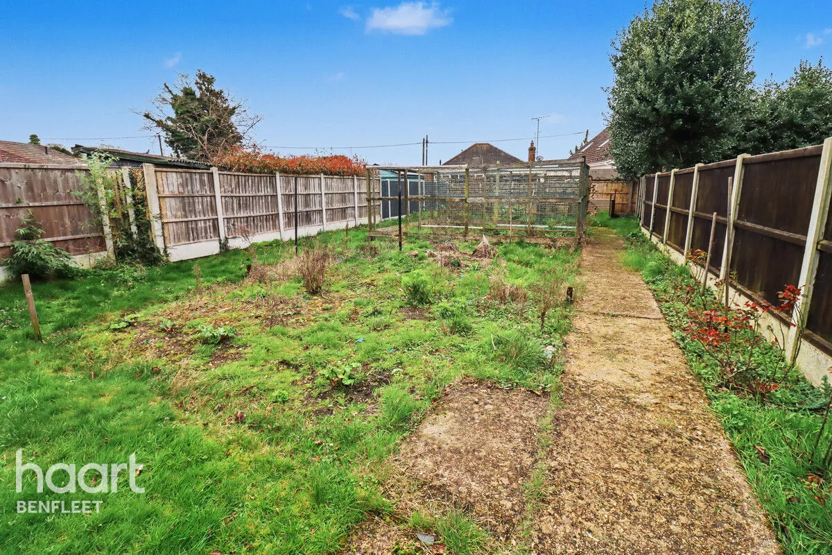 Daws Heath Road, Benfleet, SS7, photo 13