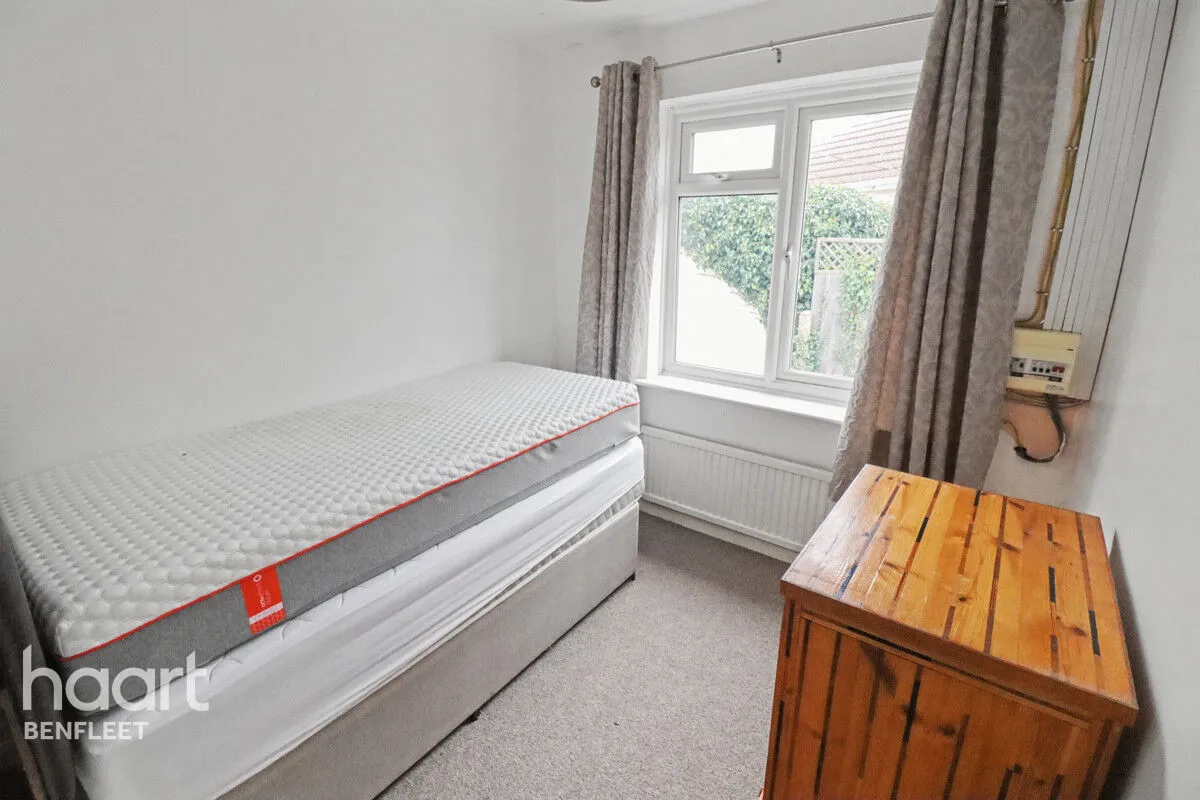 Daws Heath Road, Benfleet, SS7, photo 7