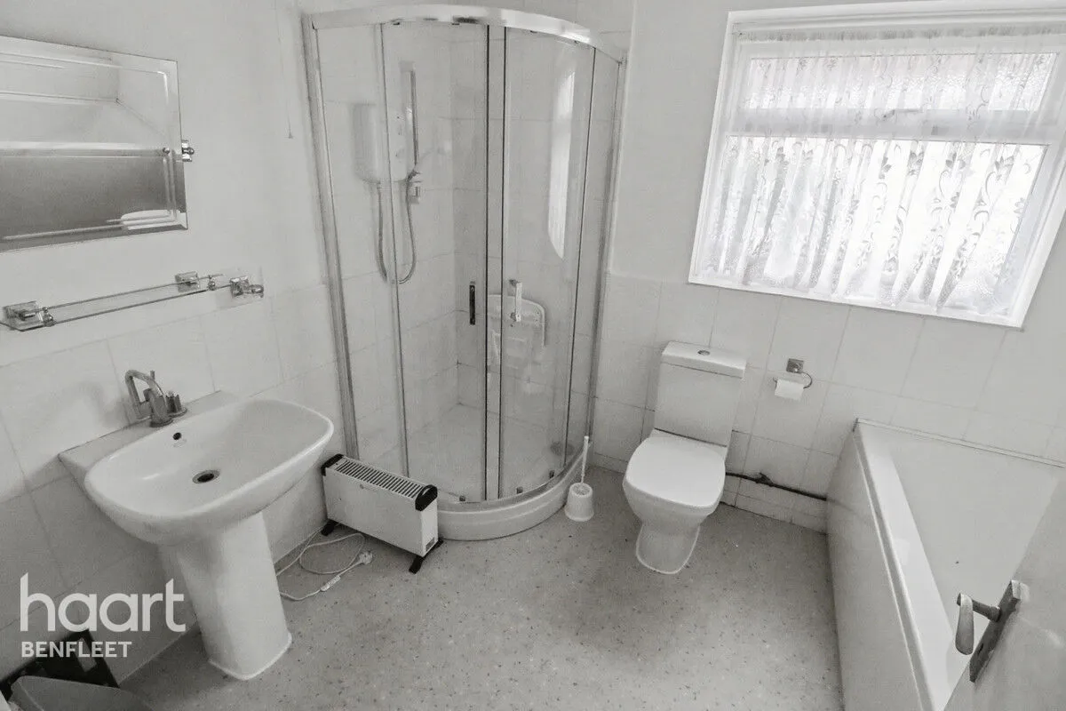 Daws Heath Road, Benfleet, SS7, photo 11