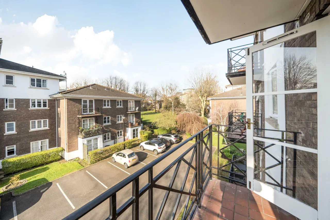 152 Brompton Park Crescent, London, photo 4