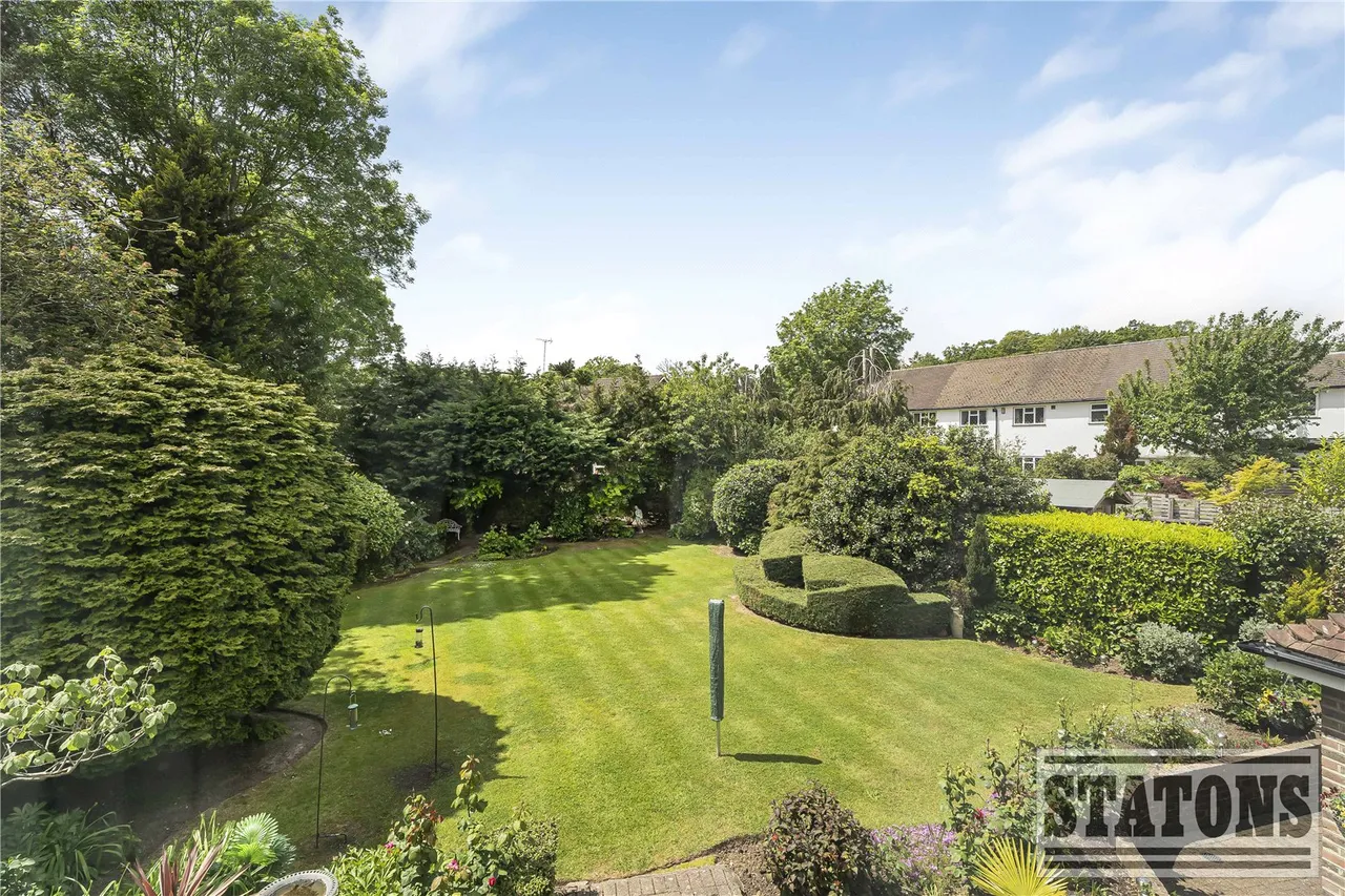 Parkgate Avenue, Hadley Wood, EN4 0NN, photo 27