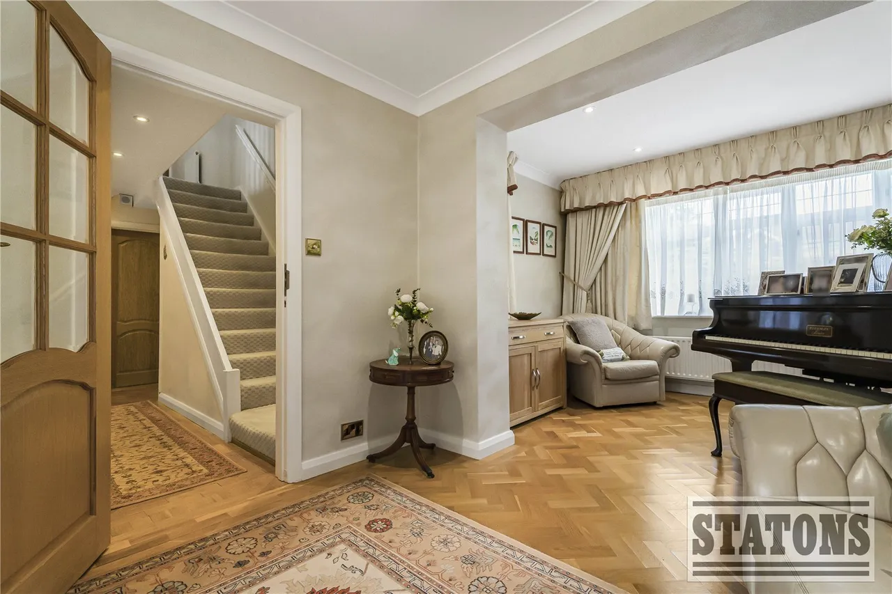 Parkgate Avenue, Hadley Wood, EN4 0NN, photo 4