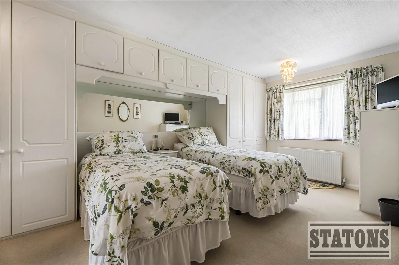 Parkgate Avenue, Hadley Wood, EN4 0NN, photo 17