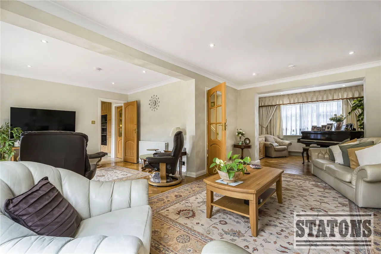Parkgate Avenue, Hadley Wood, EN4 0NN, photo 6