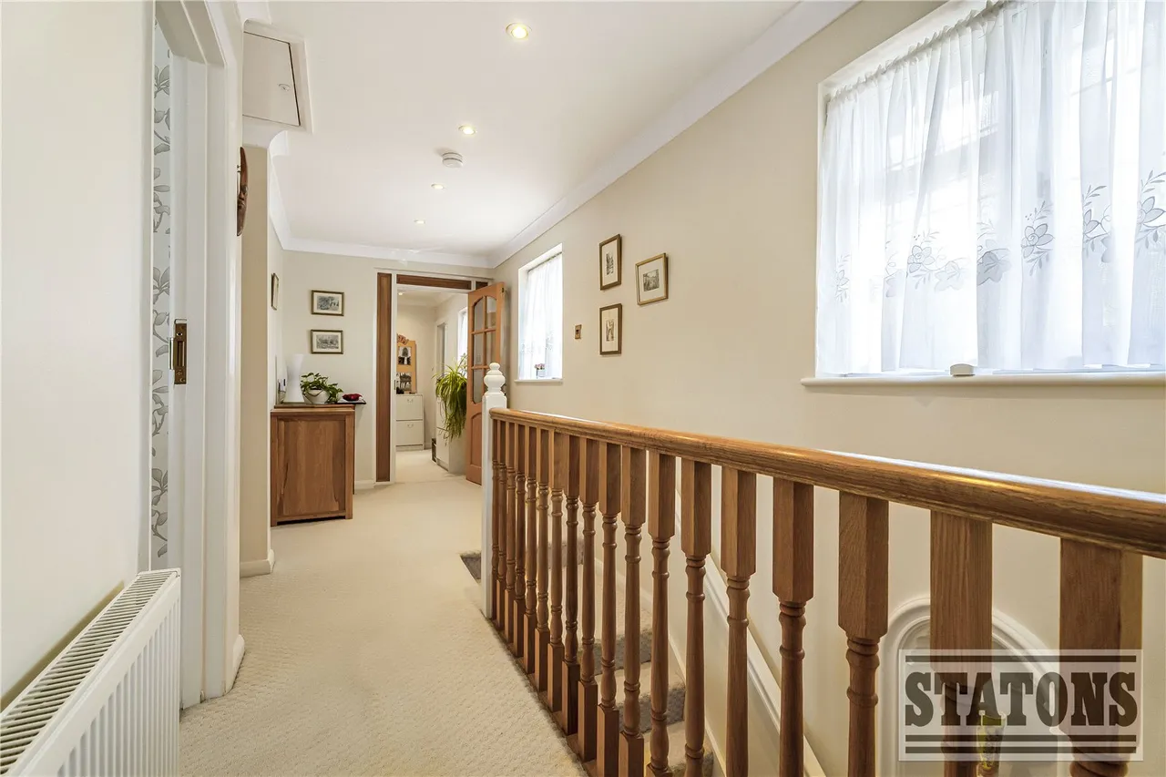 Parkgate Avenue, Hadley Wood, EN4 0NN, photo 16