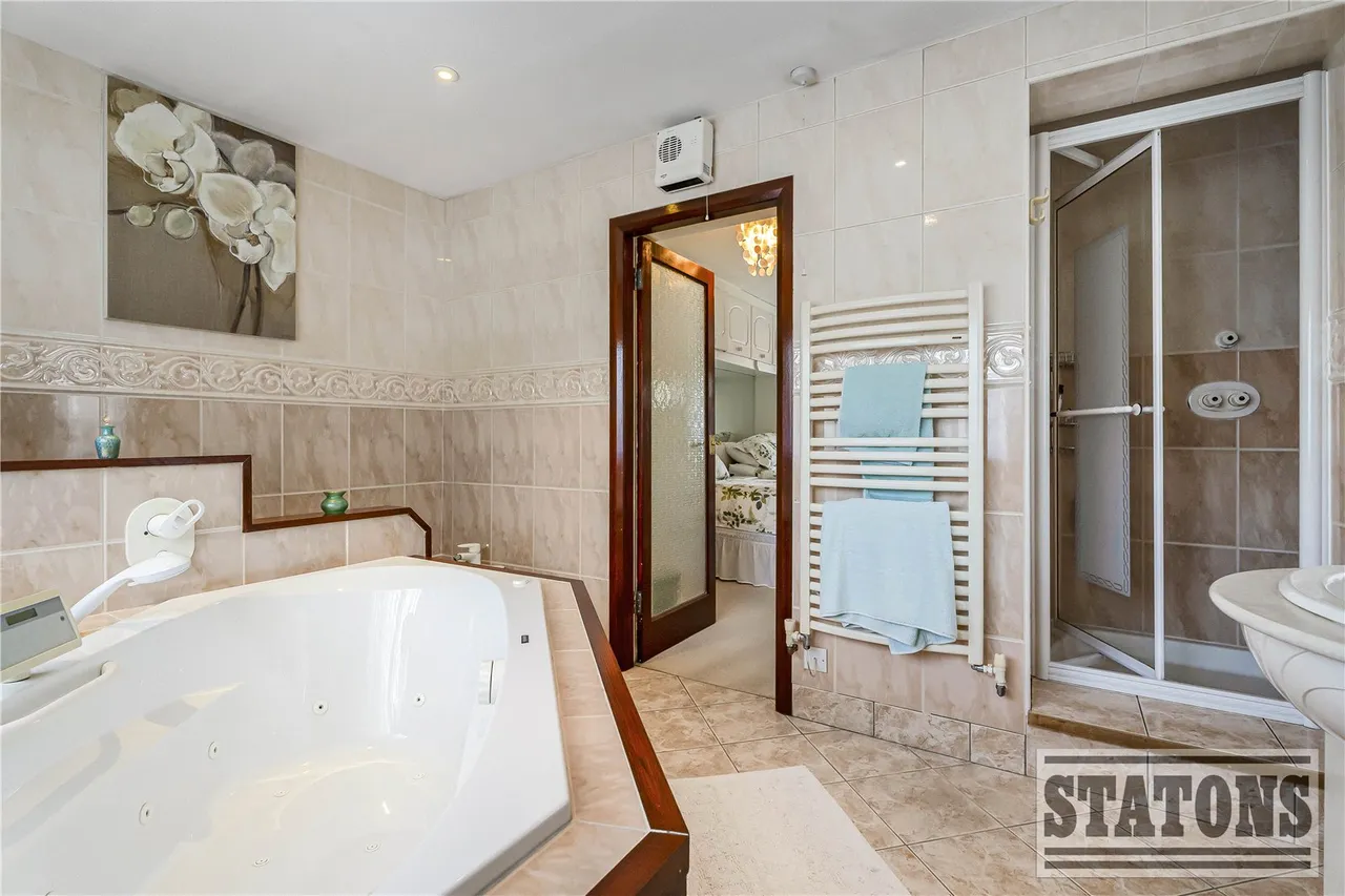 Parkgate Avenue, Hadley Wood, EN4 0NN, photo 19