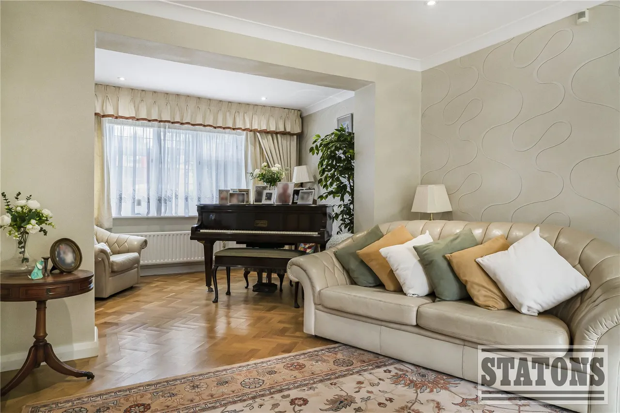 Parkgate Avenue, Hadley Wood, EN4 0NN, photo 9
