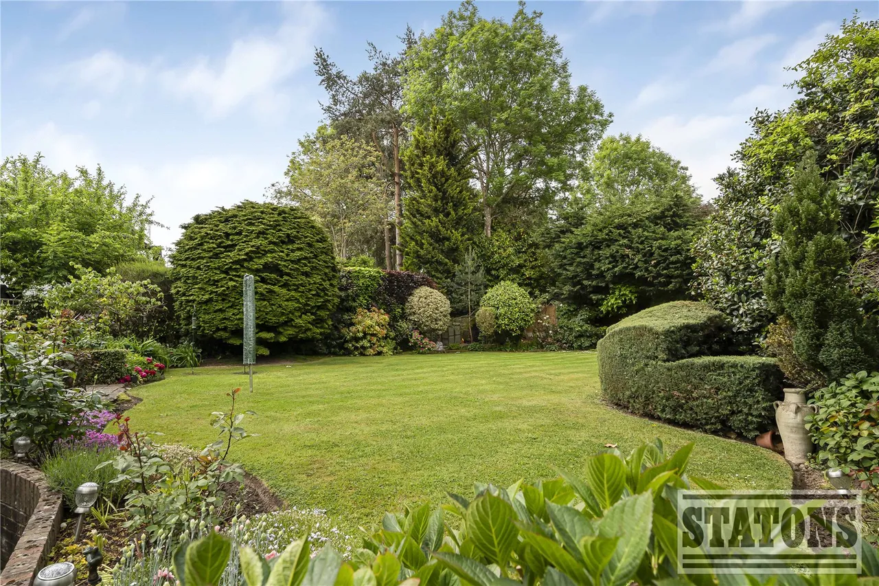 Parkgate Avenue, Hadley Wood, EN4 0NN, photo 26