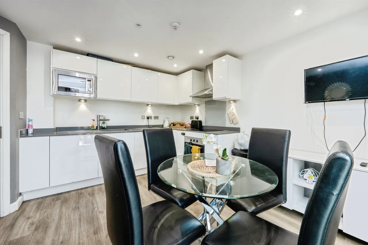 Dudley Street, Luton, LU2, photo 3