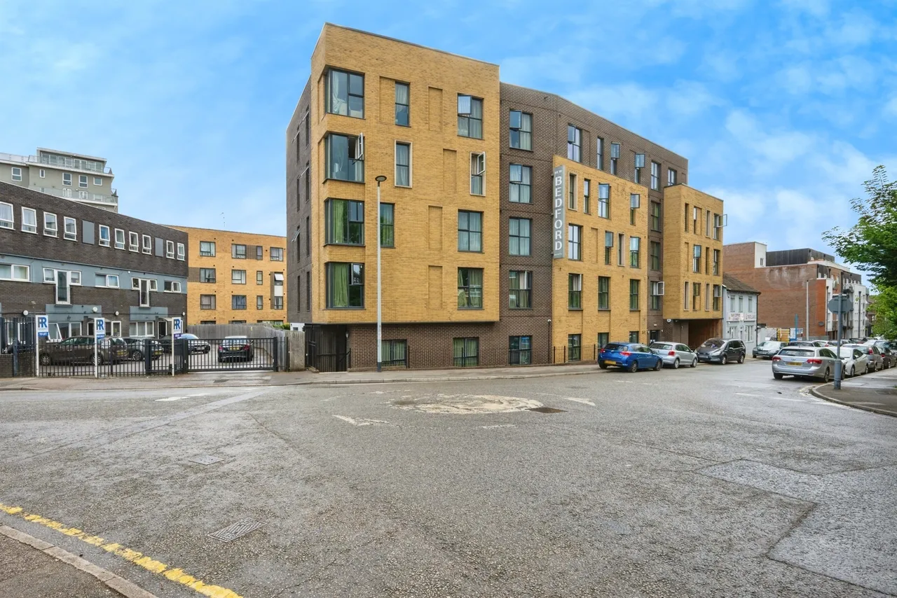 Dudley Street, Luton, LU2, photo 9